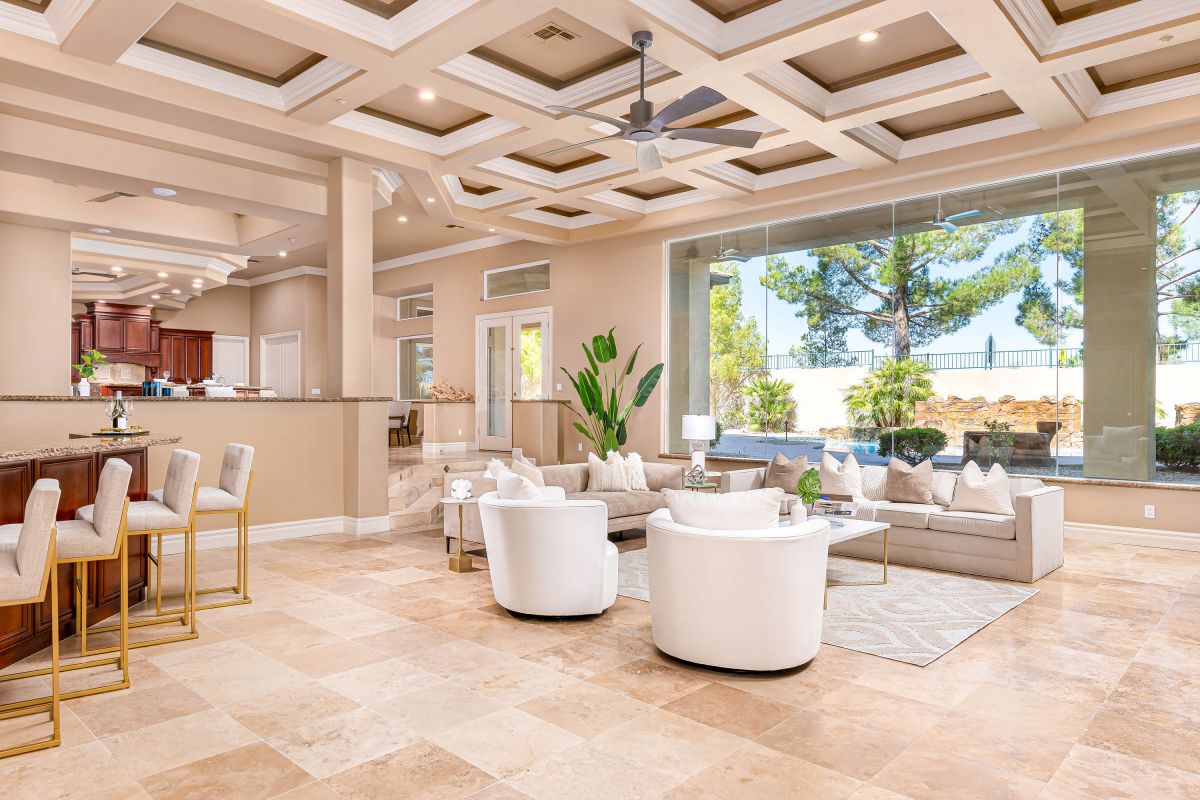 So happy to share that this house is under contract! Looks like someone loved this monochromatic look as much as we did😌